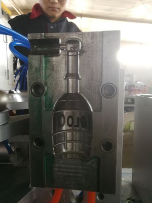 cavidad líquida del HDPE 6 del moldeo por insuflación de aire comprimido S136 de la botella del soplo 1000ml